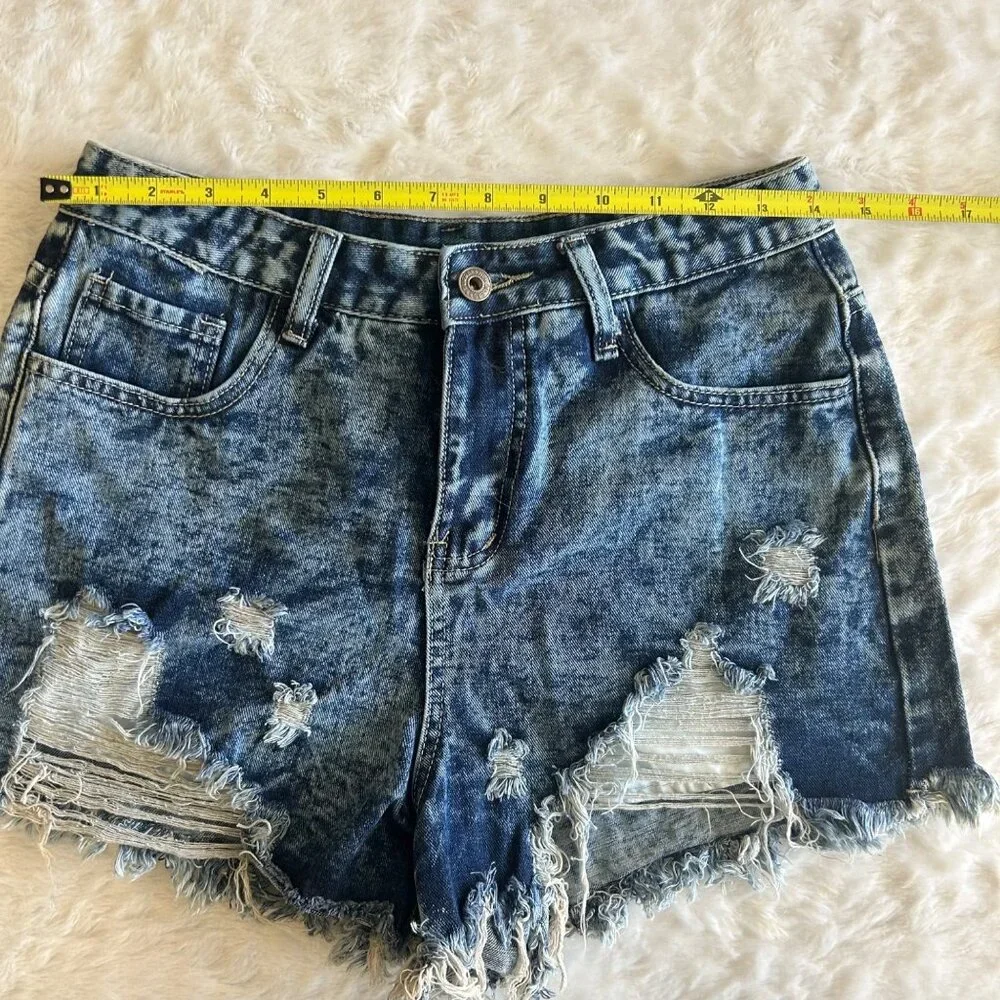 EUC Distressed Denim High-Waisted Cutoff Jean Shorts‎ Size Small